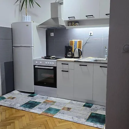 Apartment Charming 2 Bedroom In Heart Of *