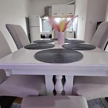 Apartment Charming 2 Bedroom In Heart Of *