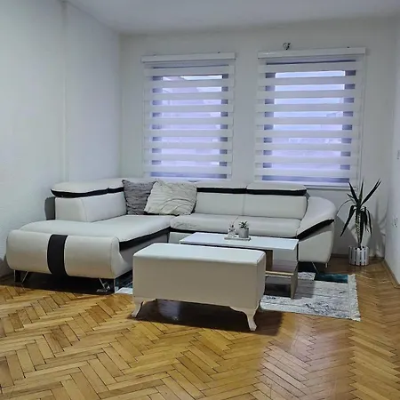 Apartment Charming 2 Bedroom In Heart Of